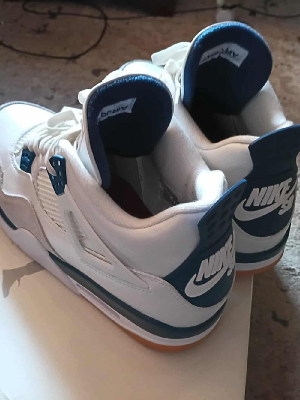Nike sb jordan 4 size 10.5